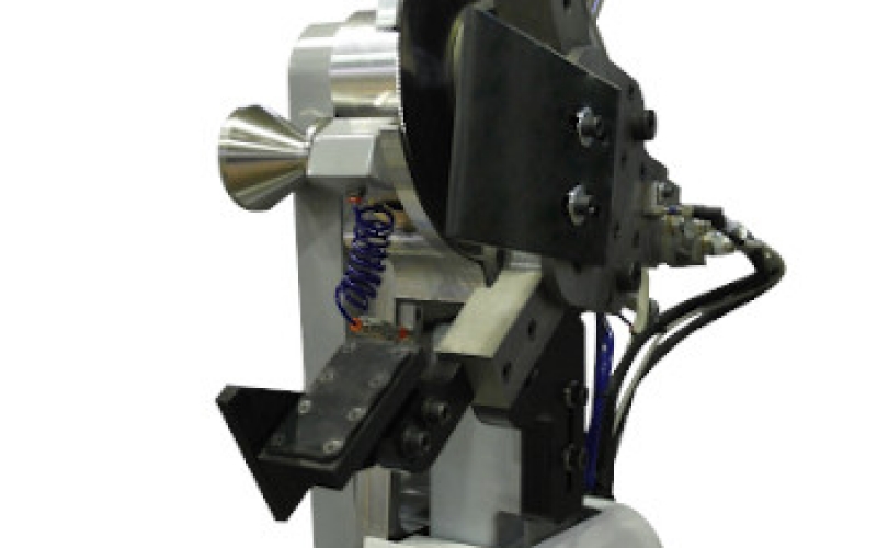 Levitate 935 - Schneiden mit Sägeblatt 